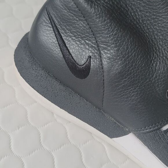 Nike Womens Roshe Two Hi Flyknit Boot Sneakers Shoes Size 9 Black white - Picture 3 of 14